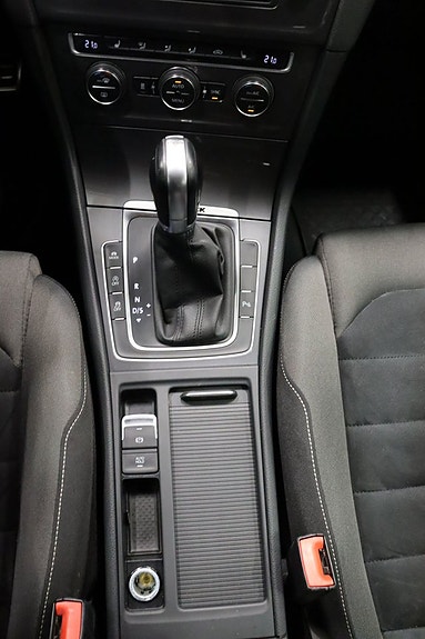 Volkswagen Golf Alltrack 18 of 21