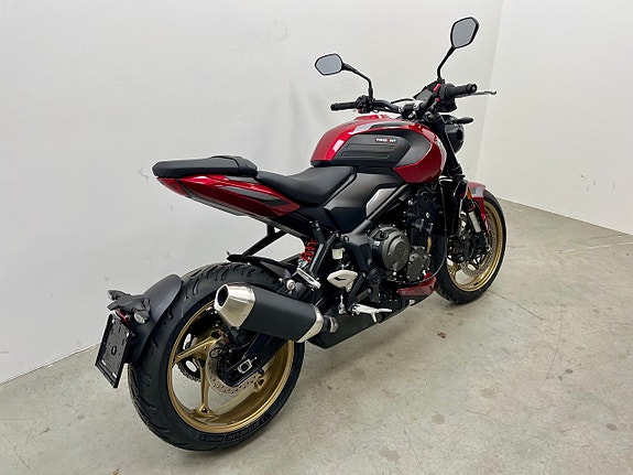 Triumph Trident 800 Demo 3 of 8