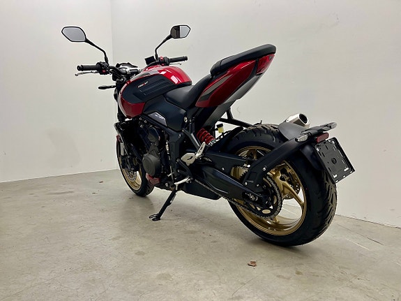 Triumph Trident 800 Demo 6 of 8