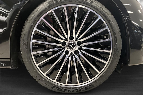 Mercedes-Benz E300 e 12 of 13