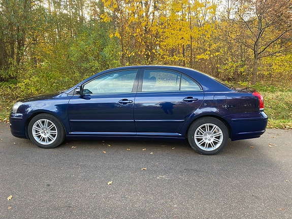 Toyota Avensis 6 of 13