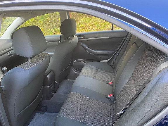 Toyota Avensis 12 of 13