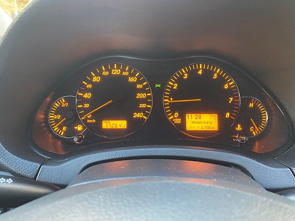 Toyota Avensis 9 of 13