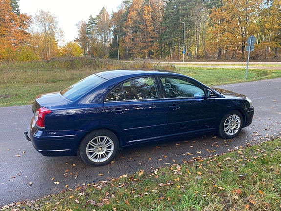 Toyota Avensis 5 of 5
