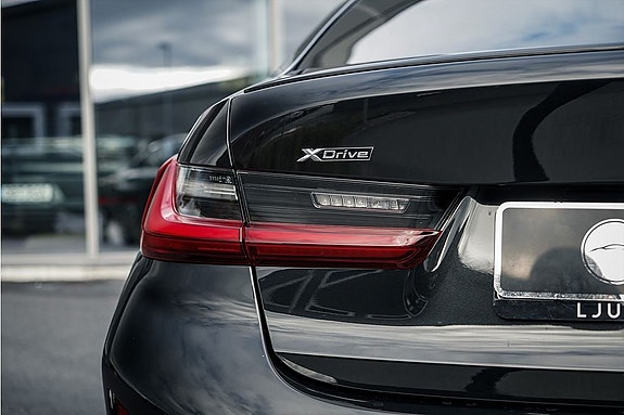 BMW 330e 4 of 24