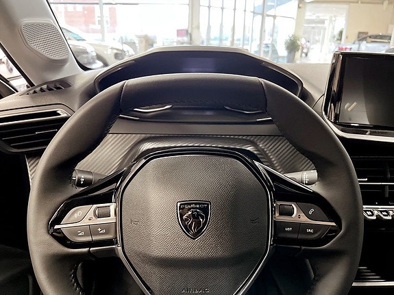 Peugeot 208 9 of 14