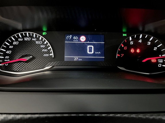 Peugeot 208 13 of 14