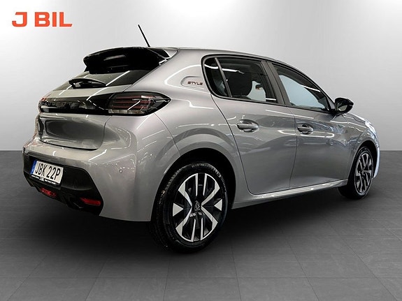 Peugeot 208 2 of 5