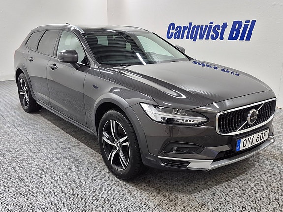 Volvo V90 Cross Country 3 of 5