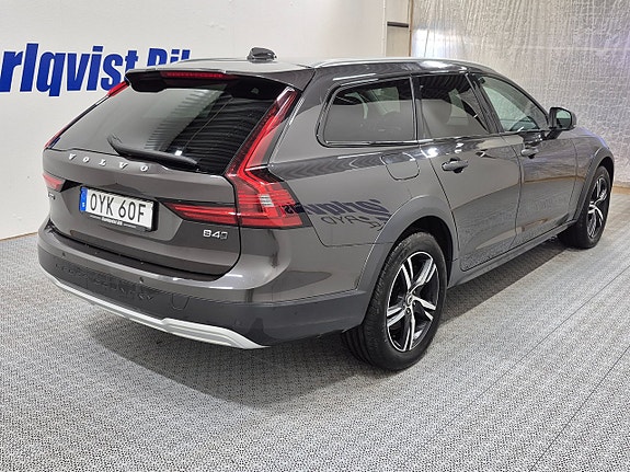 Volvo V90 Cross Country 4 of 5