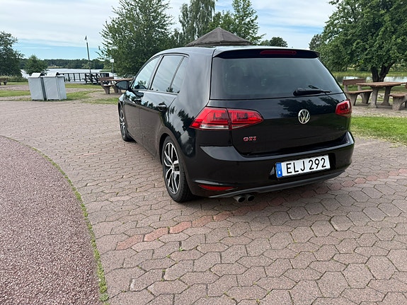 Volkswagen Golf VII 3 of 5