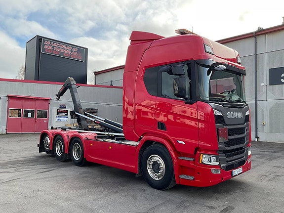Scania R560 Super 8x4 lastväxlare