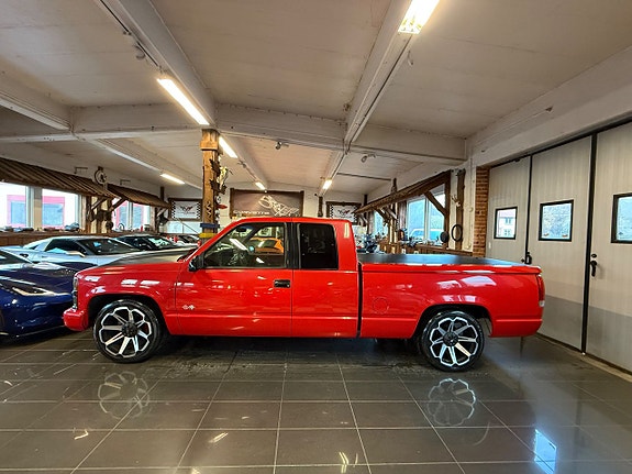 Chevrolet Silverado C1500 3 of 5