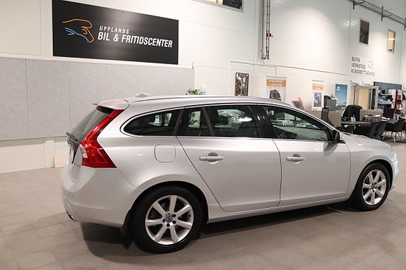 Volvo V60 4 of 5