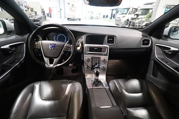 Volvo V60 8 of 9