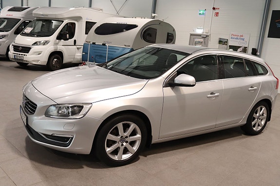 Volvo V60 2 of 5