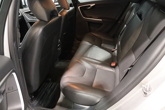 Volvo V60 7 of 9