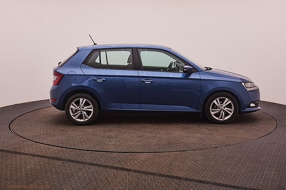 Skoda Fabia 5 of 9