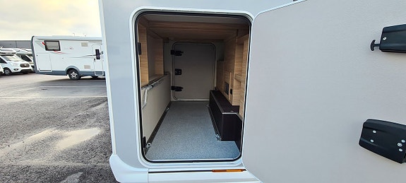 Knaus 650 MEG Van Ti Plus "4x4 + Alde" 3 of 9