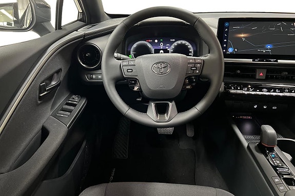 Toyota C-HR 3 of 5