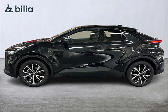 Toyota C-HR 8 of 12