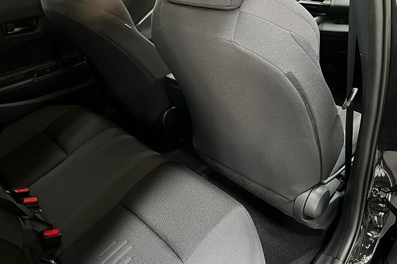 Toyota C-HR 12 of 12