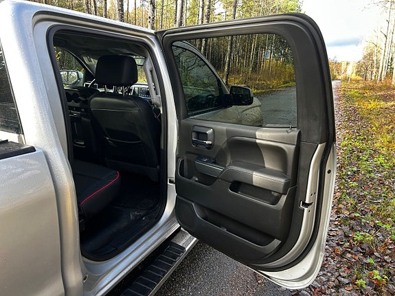 Chevrolet Silverado 1500 9 of 20