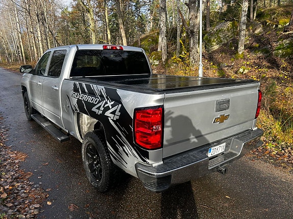 Chevrolet Silverado 1500 3 of 5
