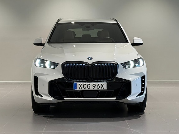 BMW X5 2 of 5