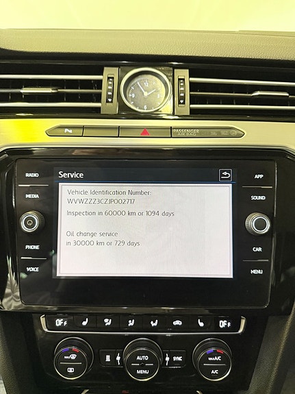 Volkswagen Passat 13 of 13