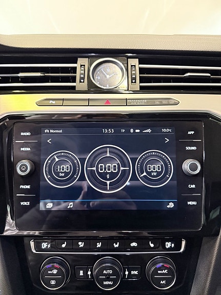 Volkswagen Passat 10 of 13