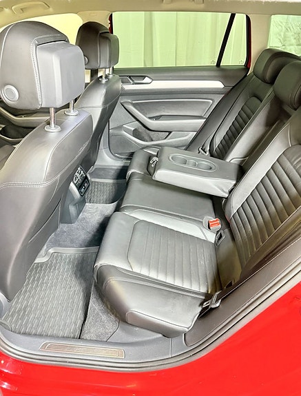 Volkswagen Passat 6 of 13