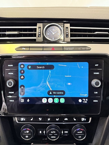 Volkswagen Passat 11 of 13