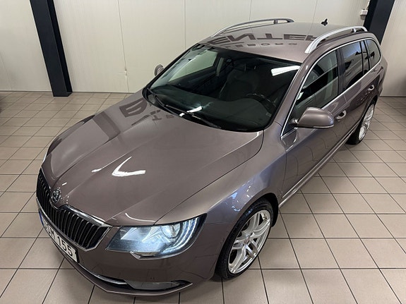 Skoda Superb 2 of 5