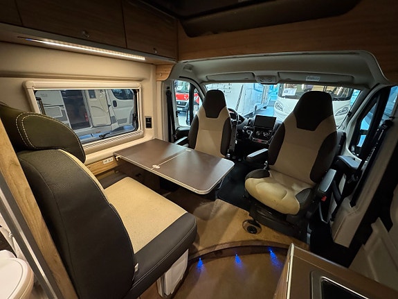 Hymer Sierra Nevada 150HK Fransk bädd & pop-up tak! Dragkrok KAMPANJ RÄNTA 3,95% 18 of 25