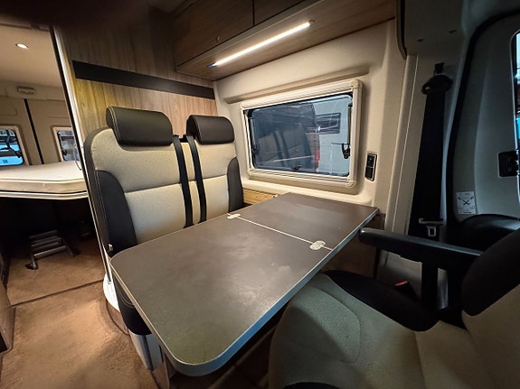 Hymer Sierra Nevada 150HK Fransk bädd & pop-up tak! Dragkrok KAMPANJ RÄNTA 3,95% 6 of 25