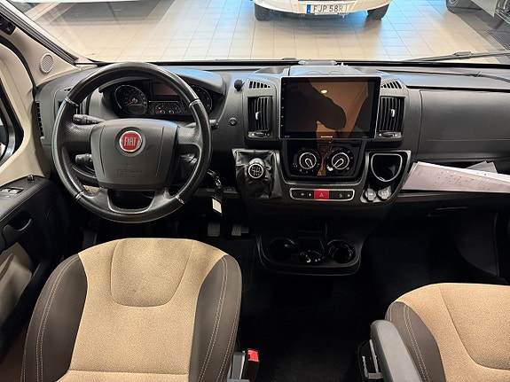 Hymer Sierra Nevada 150HK Fransk bädd & pop-up tak! Dragkrok KAMPANJ RÄNTA 3,95% 3 of 25
