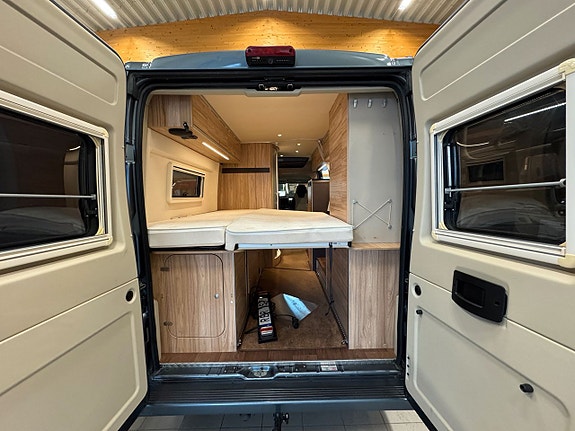 Hymer Sierra Nevada 150HK Fransk bädd & pop-up tak! Dragkrok KAMPANJ RÄNTA 3,95% 16 of 25
