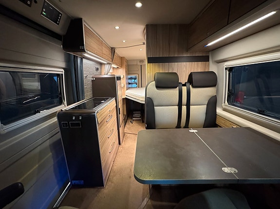 Hymer Sierra Nevada 150HK Fransk bädd & pop-up tak! Dragkrok KAMPANJ RÄNTA 3,95% 7 of 25