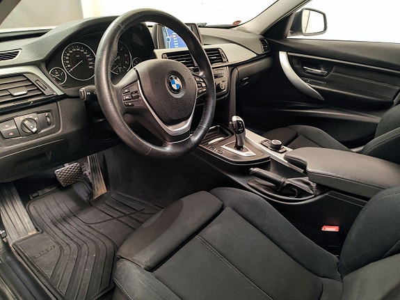 BMW 320 3 of 5