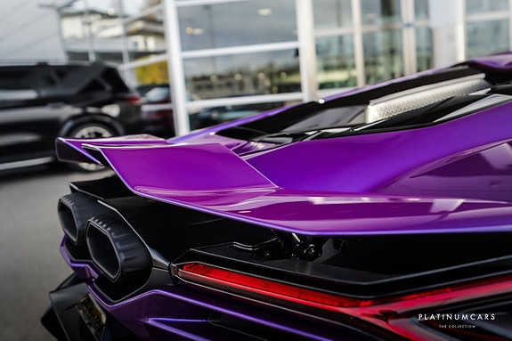 Lamborghini Revuelto 25 of 26