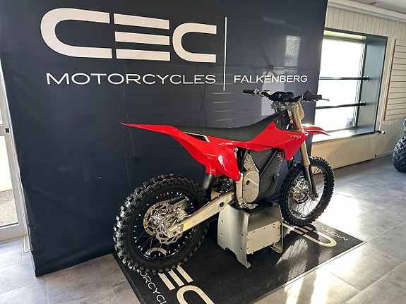 Stark Varg MX 1.2 3 of 6