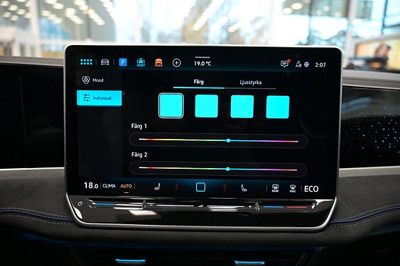 Volkswagen Passat 18 of 27