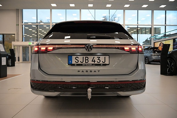 Volkswagen Passat 7 of 27