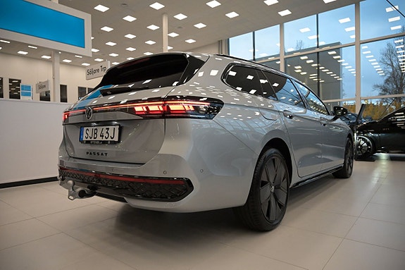 Volkswagen Passat 8 of 27