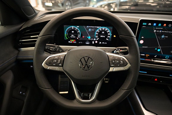 Volkswagen Passat 11 of 27