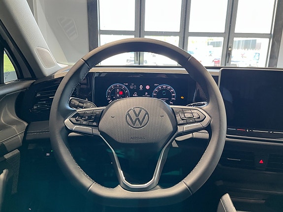 Volkswagen Tiguan 10 of 17