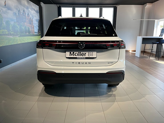 Volkswagen Tiguan 6 of 17