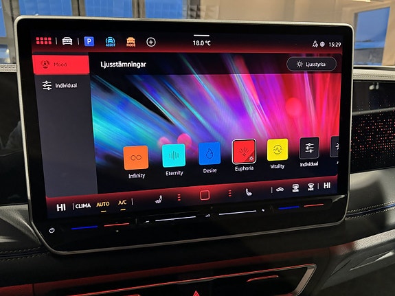 Volkswagen Tiguan 16 of 24