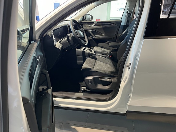 Volkswagen Tiguan 8 of 17